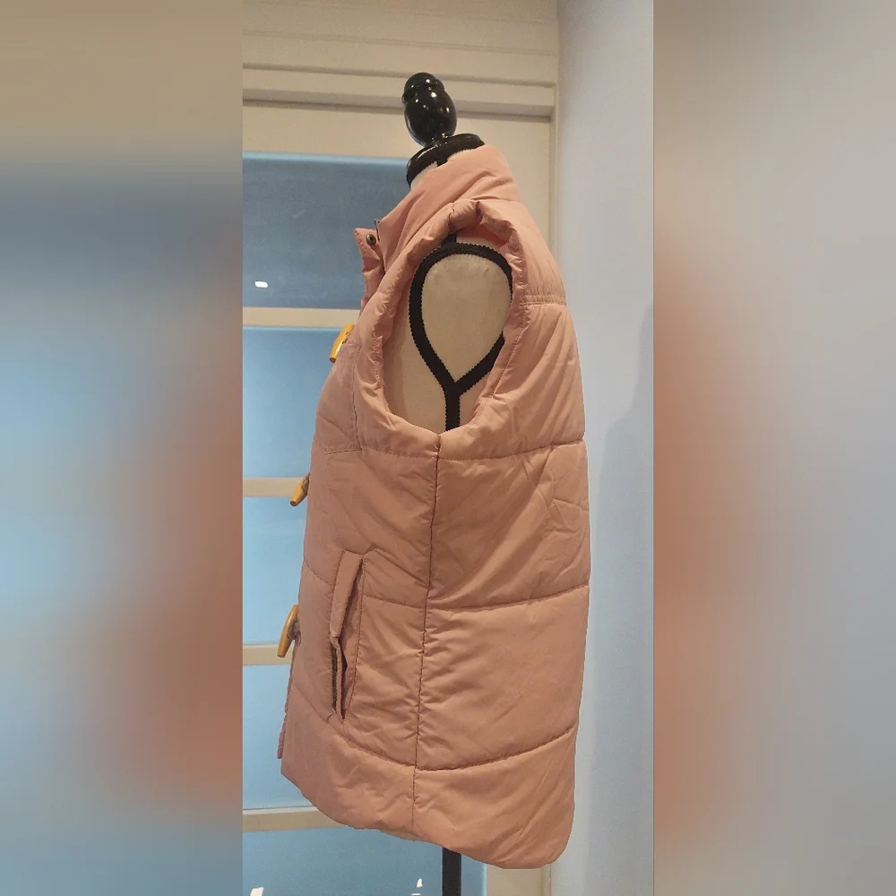 Legendary Whitetails Light Pink Vest with Yellow Toggles - Picture 4 of 9